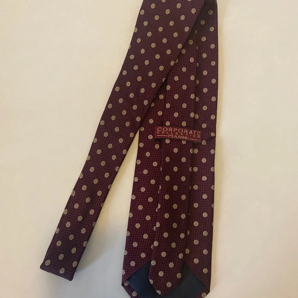 JOS A BANK Burgundy Dot Men’s 100% Silk Neck Tie $45 EUC